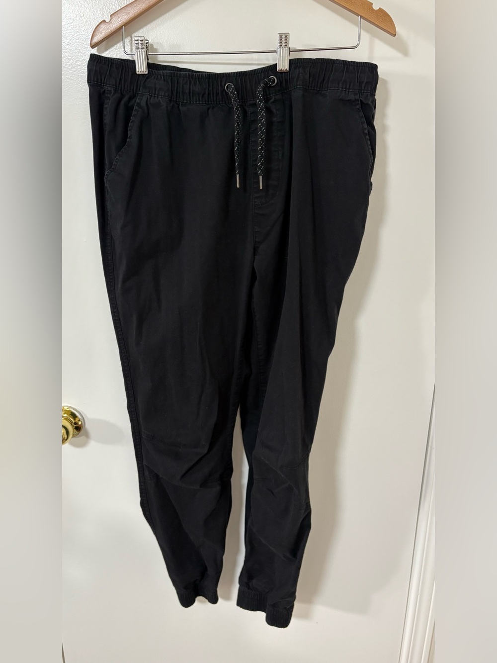 Indigo Men's Black Cargo Jogger Pants